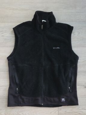 Vintage Patagonia Black Sherpa Fleece Zip-Up Vest with White Logo